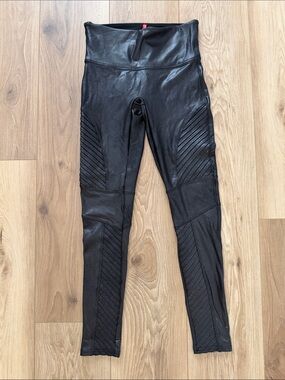 SPANX Black Leggings with Red Logo Tag